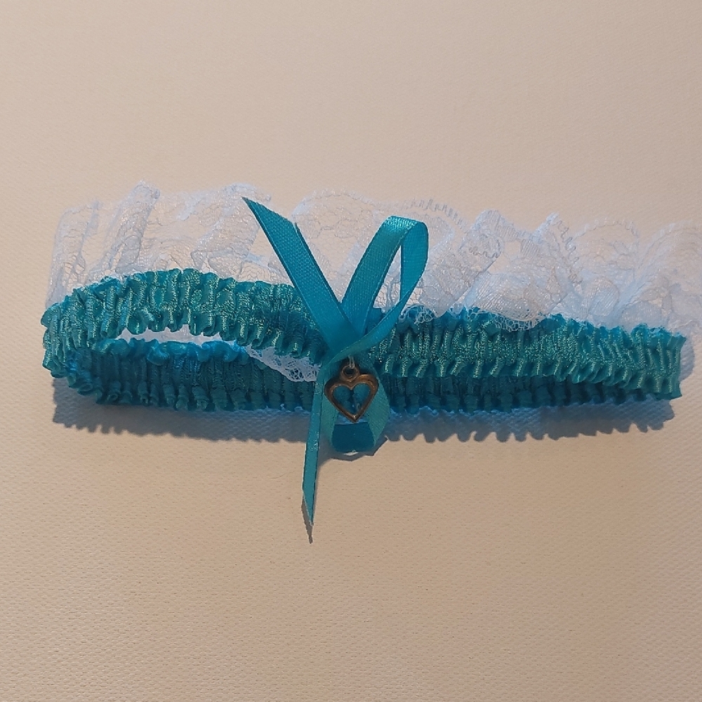 Prom Night Accessory Set - Picture 3 of 6